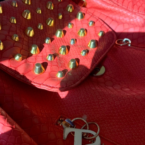 SuperTrash large salmon coloured crocodile satchel with gold hardware & Pom poms - Picture 10 of 10